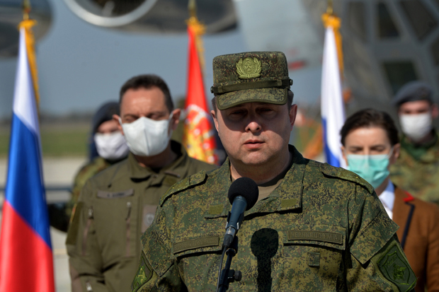 Нисте сами, пружили смо вам братску руку. Русија је послала људе, а то не може да замени никаква опрема: Генерал Михаил Чернишов за Новости о борби против короне