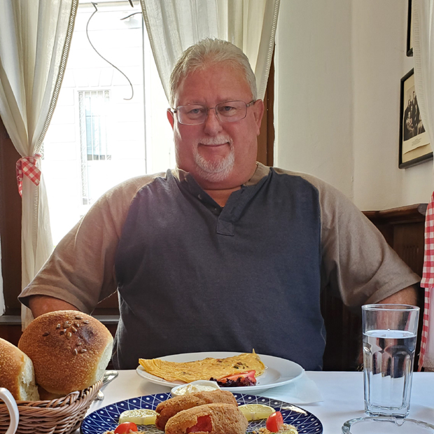 “Из стана излазим једном недељно, али се овде осећам веома сигурно”: Исповест Американца кога је корона задесила у - Београду