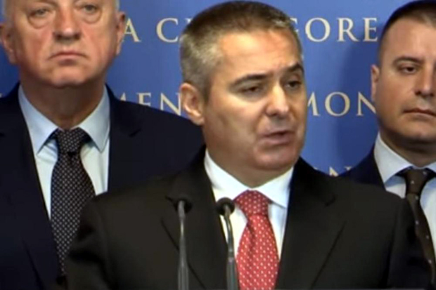 Директор полиције Вељовић ћутао после привођења Амфилохија, а онда послао један твит