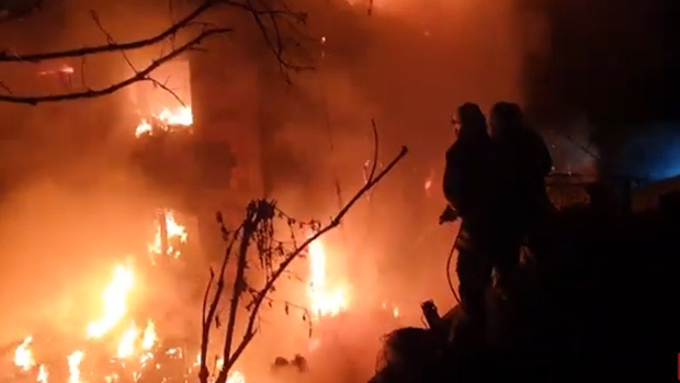 У Зајечару двоспратна кућа изгорела ДО ТЕМЕЉА (ВИДЕО)