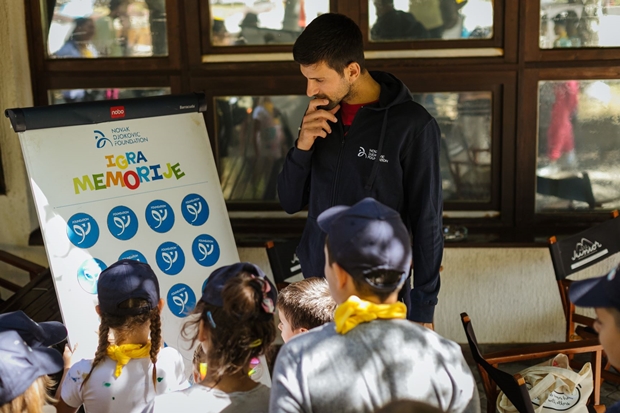 Фондација Новак Ђоковић покренула акцију: Како да учење од куће буде забавно и ефикасно (ВИДЕО)