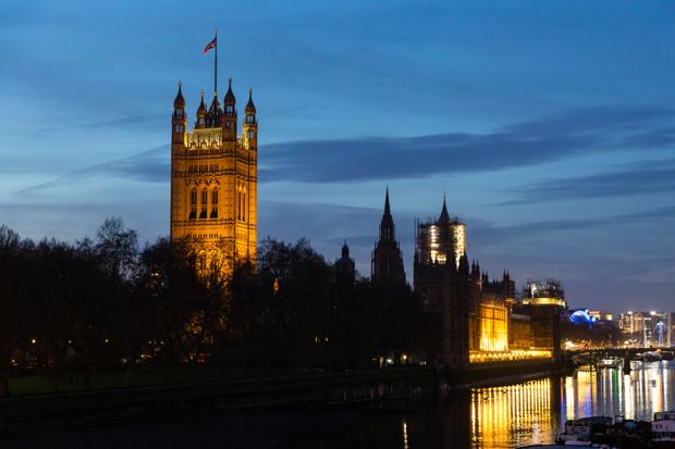 Посланици оптужили порно индустрију да промовише НАСИЉЕ НАД ДЕЦОМ за време пандемије