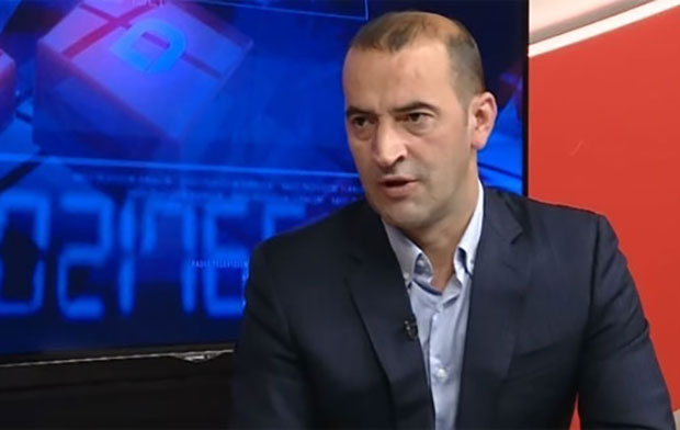 Приштина бруји о “БОЛНОМ ПОНИЖЕЊУ”: Београд послао тестове, а Харадинај бесан што се прихвата ПОМОЋ КРВОЛОКА