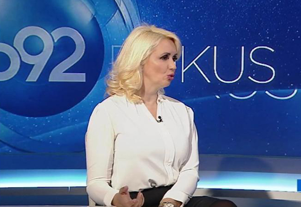 “Вечерас ћу се извинити, али не и Дарији”: Водитељ на чије је питање занемела докторка Кисић Тепавчевић одговорио на оптужбе