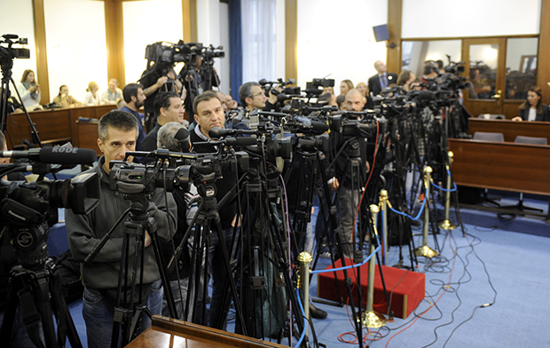 Неки су били позитивни: Од сутра се новинари враћају на терен и конференције под овим условима