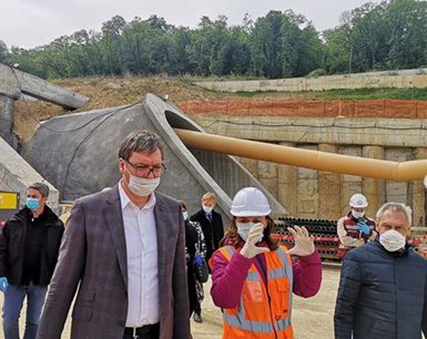 Вучић обишао радове на брзој прузи и поручио: Од Београда до Новог Сада стизаћемо за пола сата (ФОТО/ВИДЕО)