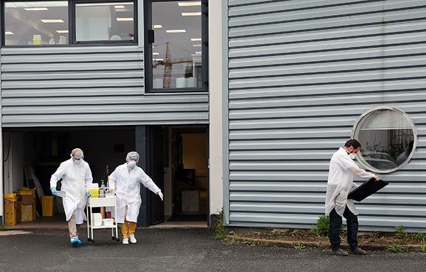 Без нових случајева короне за месец дана? Оптимистичка порука француског професора Раулта