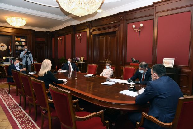 Три фонда за помоћ привреди у Српској; .oд 27. априла укидање неких забрана рада: Одлуке Главног координационог тима РС