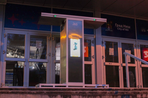 Постављен тунел код Чаира: Монтирана кабина за дезинфекцију