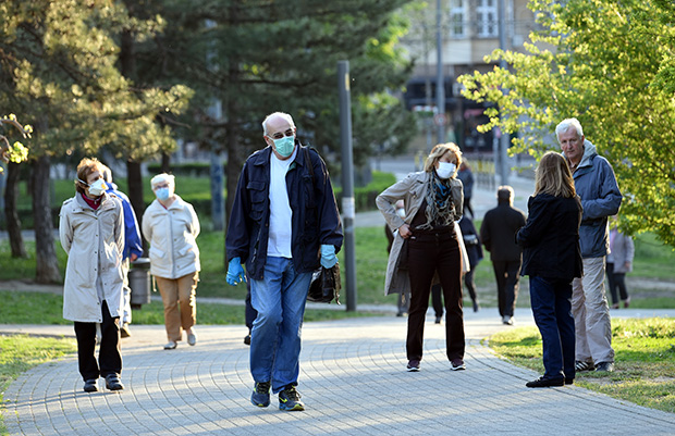 Министар здравља: Какве год рестриктивне мере да се донесу НЕЋЕМО ићи без МАСКЕ у продавницу или код фризера