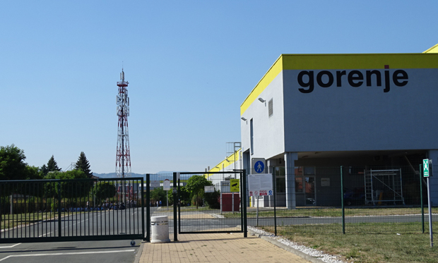 Пандемија вируса косона утиче на пословање: Из “Горења” у Ваљеву одлази мањи део радника на одређено