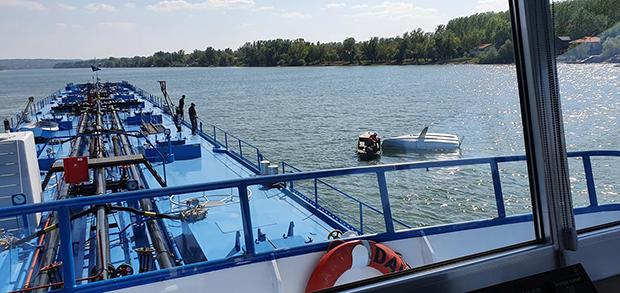 Драматичан догађај на Сави: Танкер “Давид” СПАСАО једриличара!
