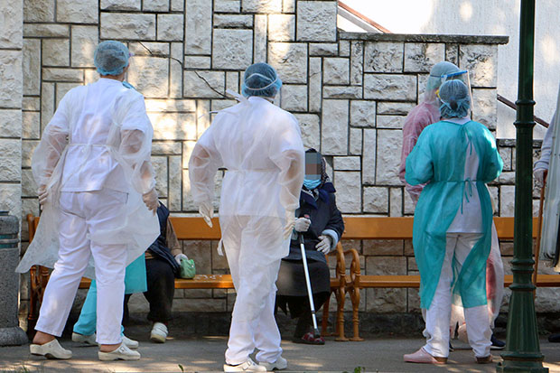 У установама социјалне заштите и домовима за старе заражено 510 корисника: Сви су изоловани, ситуација је ПОД КОНТРОЛОМ