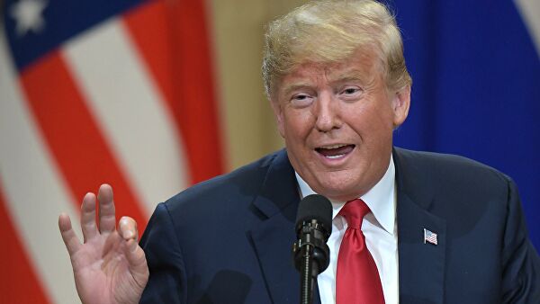 Трамп је предложио да грађани УБРИЗГАВАЈУ ДЕЗИНФЕКЦИОНА средства у тело, а онда објаснио сулуд савет