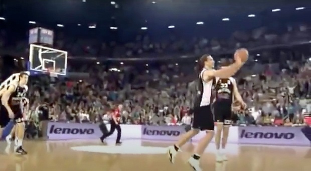 На данашњи дан: Цибона је славила победу, Кецман је са своје половине шутирао - МУК у Загребу (ВИДЕО)