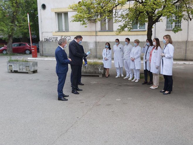Републици Српској стигла вредна донација из ЕУ: Достављена заштитна опрема и реагенси 