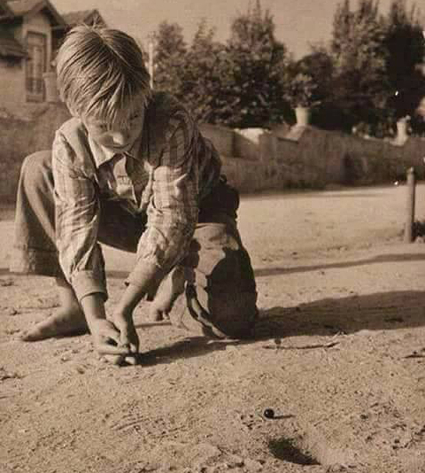 Сећате ли се црвених рукавица, труле кобиле, зуце или леденог чике: Крушевљани припремају изложбу давно заборављених дечјих игара