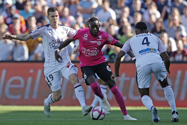 Сјајне вести стижу из Француске: Самбија изашао из индуковане коме – Жуниор скинут са респиратора, предстоји му опоравак од вируса корона