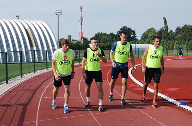 У време пандемије се у посебним условима спремају и спрски арбитри: Судије „суде“ и из карантина!