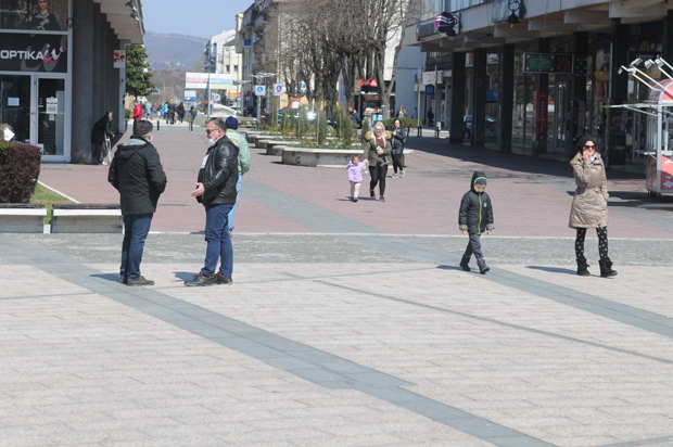 Корона у Србији: У Лајковцу друга жртва, у Зрењанину заражена жена родила здраву бебу