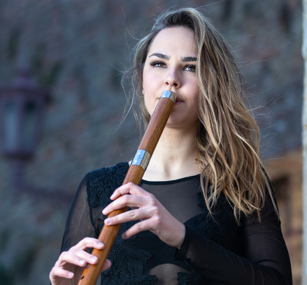 На фрули свира етно-џез: Неда из Ковина спаја старе и модерне мелодије