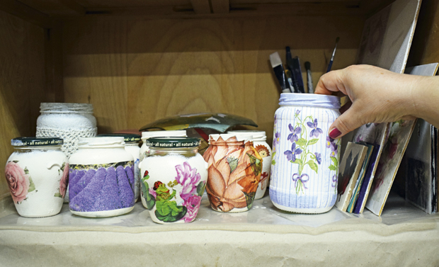 Декупаж - терапија у кућној изолацији: Ако немате таленат за цртање али сте креативни, ово је прави хоби за вас