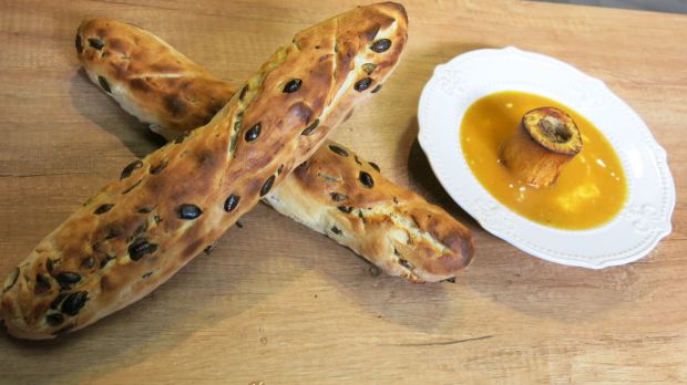 Брз, укусан и здрав оброк: Чорба од печене бундеве и шаргарепе уз багет са семенкама (РЕЦЕПТ)