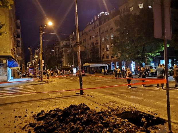 Бастаћ и група грађана блокирали радове на Дорћолу упркос полицијском часу (ВИДЕО)