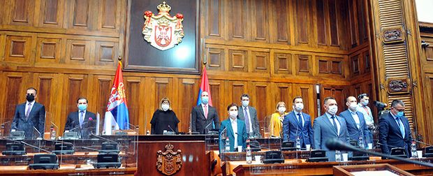 Прва седница Скупштине од увођења ванредног стања: Минут ћутања за жртве короне (ФОТО/ ВИДЕО)