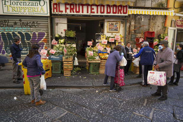 У Италији економска ситуација све тежа, банке као залагаонице: Због вируса остају и без породичног блага