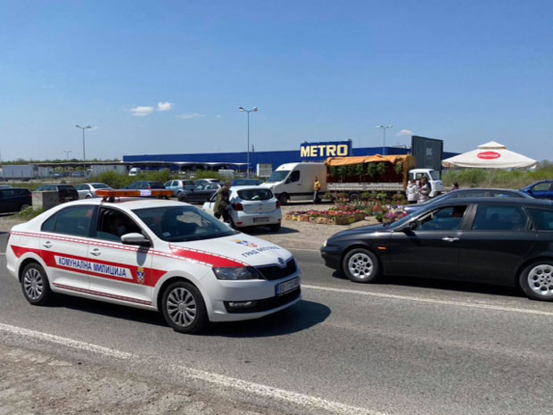 Нелегална продаја робе учестала у свим деловима Београда: Камиони као пијачне тезге