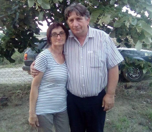 Њихов расад слуша музику, продаји не смета ни ванредно стање: Ћосићи код Свилајнца производе за пластенике