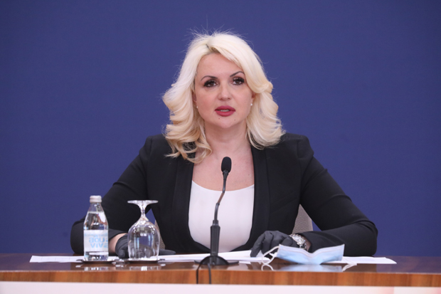 Вирус још циркулише, сада је све на НАМА! И поред ублажавања мера, ово су ПРЕПОРУКЕ докторке Кисић Тепавчевић – Боље је вежбати НА ОТВОРЕНОМ и пити кафу У БАШТИ