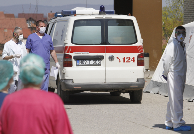 Забрињавајући раст оболелих: У Српској 59 новозаражених, у деветој недељи највећи број хоспитализованих (ФОТО)