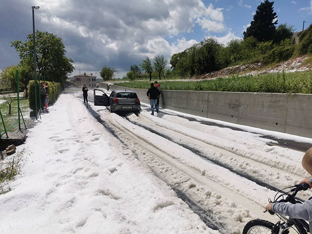 Снег и лед у МАЈУ затрпали путеве у Истри: Невреме трајало 20 минута, направило велику штету (ФОТО+ВИДЕО)