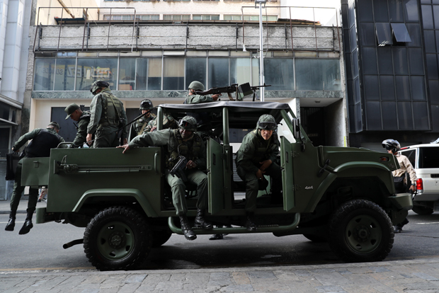 Неуспели терористички напад: НАОРУЖАНА ГРУПА покушала да изврши ИНВАЗИЈУ у Венецуели (ВИДЕО)