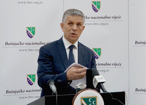 Угљанин пркоси мерама државе: Лидер СДА ради из седишта странке