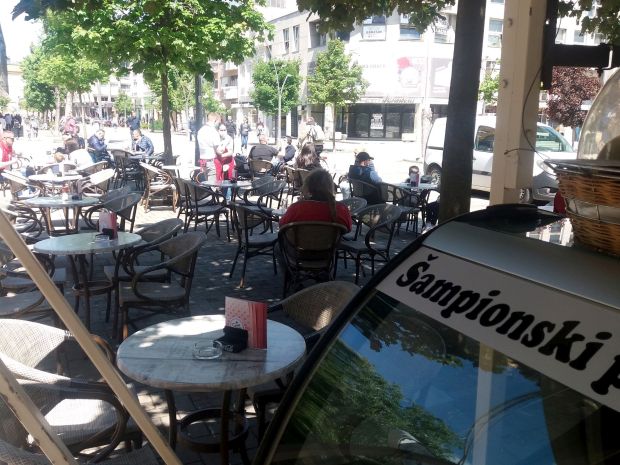 Шапчани часте конобаре: Угоститељи почели да раде