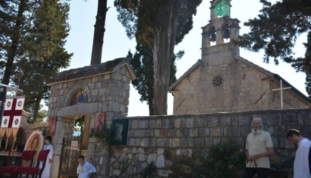 Гнусну хајку води Антена М: Реакција свештенства манастира Михољска Превлака