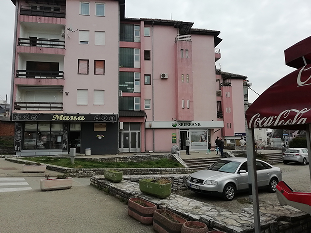 Прњаворчанка заражена короном, на сахрани супруга била у контакту са суграђанима