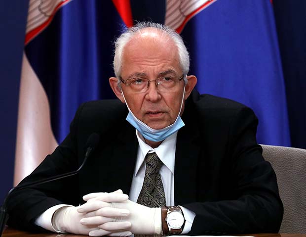 Др Кон нагласио: Вирус је још присутан, старији од 65 година у превоз само ако морају