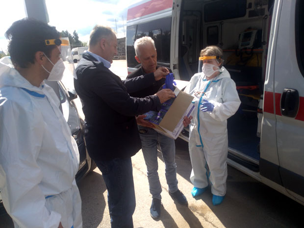 Помоћ лекарима у прави час: Стигле рукавице у Лозницу