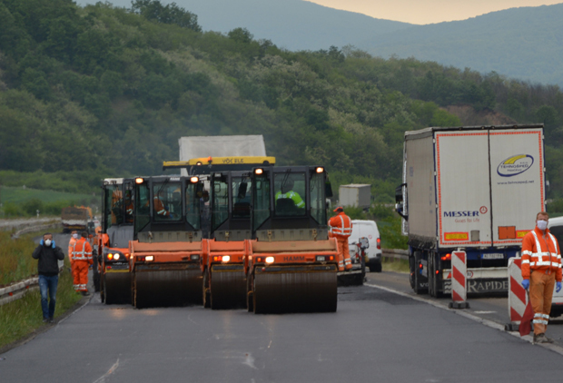 Велики радови на Коридору 10: Сређује се деоница од Појата до Ражња (ВИДЕО)