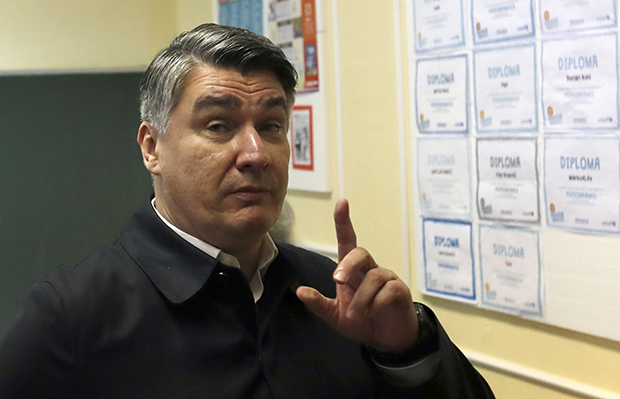 Историјске карте које као МРАЧНИ ФЕТИШ израњају са страница неких вођа у комшилуку! Бура око Орбанове објаве се НЕ СТИШАВА, огласио се и Милановић!