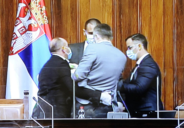 Наставак окршаја због Обрадовићевог испада у Скупштини: Бошко опет ударио на партнере