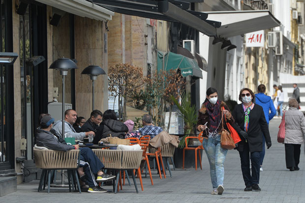 Упркос укидању ВАНРЕДНОГ СТАЊА: На СКУПОВЕ може до 50 људи, биће повећане КАЗНЕ за све који крше закон