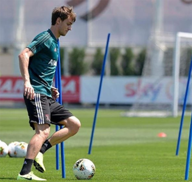 Фудбалер Јувентуса после прележаног вируса корона поново тренира: Лопта је довољна за срећу 