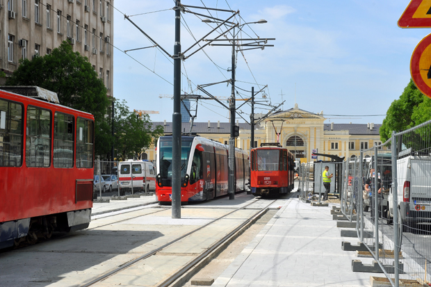 Трамваји поново возе Савским тргом