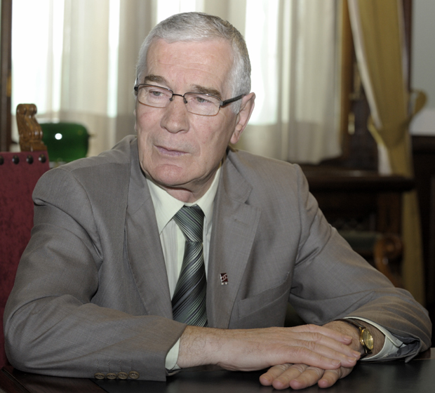 Шпијунка: Момо Чолаковић паркира мандат