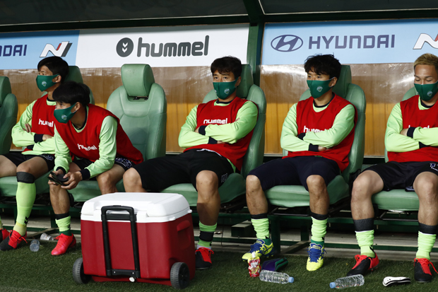 Неколико фудбалских лига одредило датум наставка такмичења: Немачка Бундеслига стартује 16. маја, Корејци већ кренули